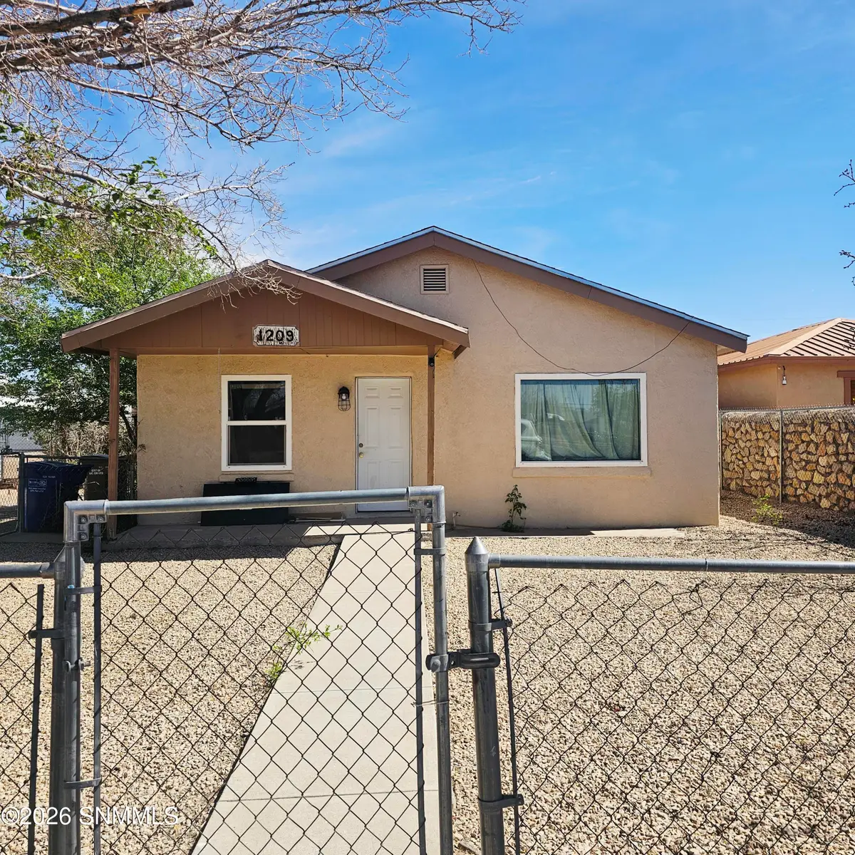 1209 W Hall Avenue, Las Cruces, NM 88005 - #1
