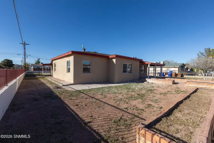 1220 W Hall Avenue, Las Cruces, NM 88005 - #2