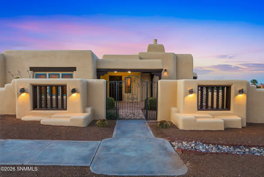 6738 Desert Blossom Road, Las Cruces, NM 88007 - #2