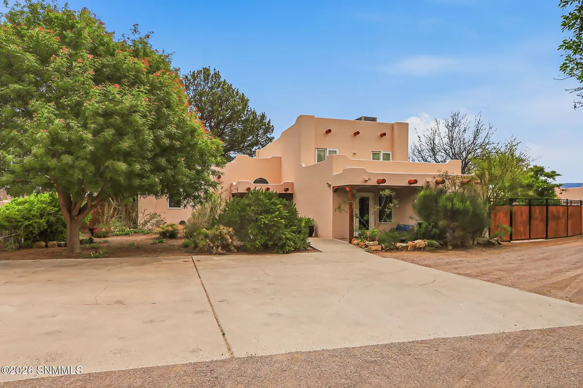 565 Carver Road, Las Cruces, NM 88005 - #1