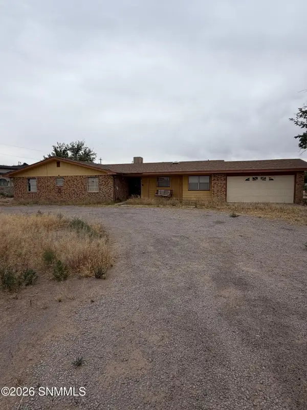 1430 Burke Road, Las Cruces, NM 88007