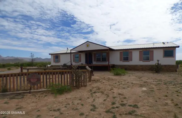 20 Santana Road, Vado, NM 88072