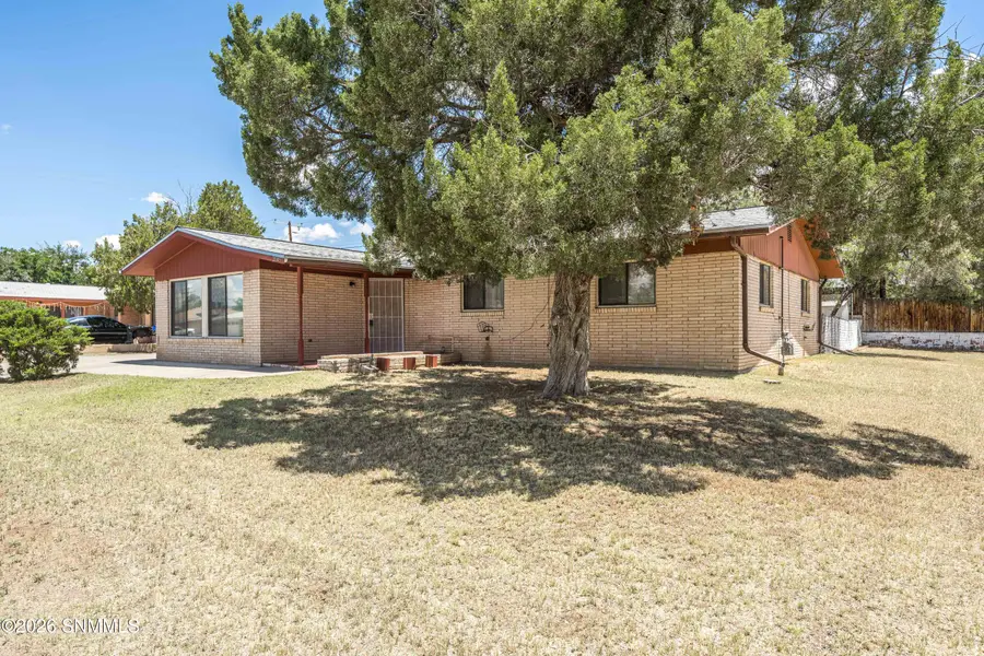 2045 Gladys Drive, Las Cruces, NM 88001 - #2