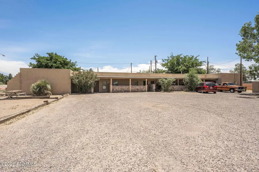 809 W Van Patten Avenue, Las Cruces, NM 88005 - #2