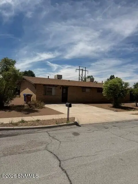 950 Glendale Drive, Las Cruces, NM 88005