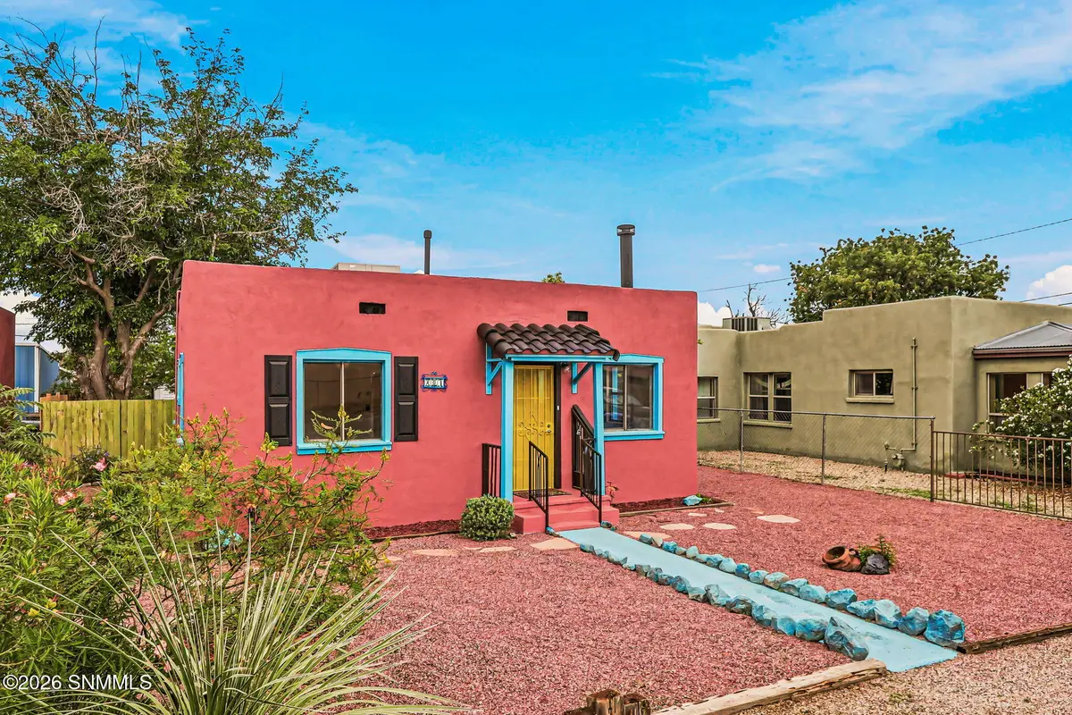 204 Manso Avenue, Las Cruces, NM 88005 - #1
