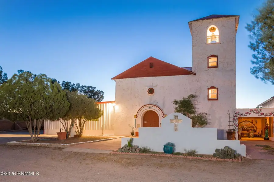 105 N Jose Serna Street, Hatch, NM 87937 - #3