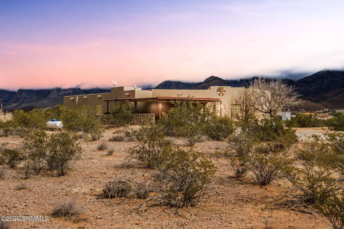 10085 Achenbach Canyon Road, Las Cruces, NM 88011 - #1