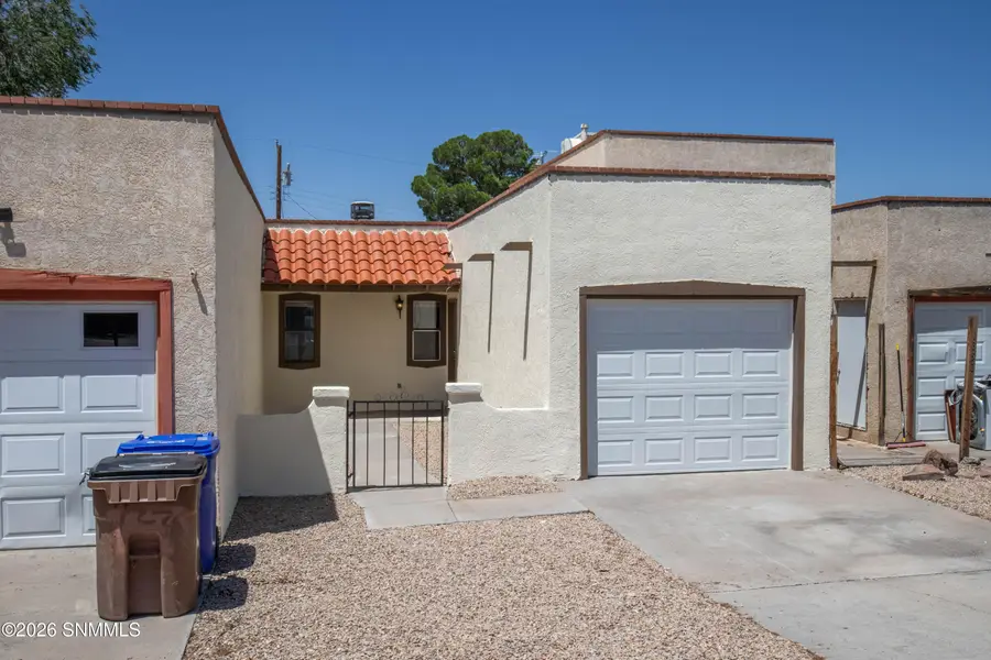 1352 S Esperanza Street, Las Cruces, NM 88001 - #2