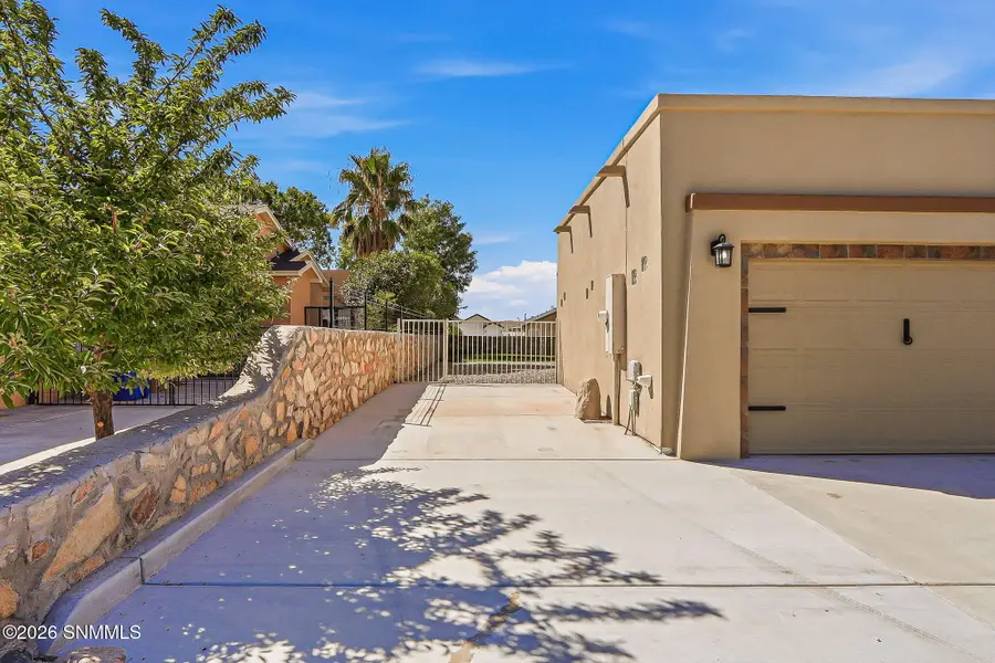 4612 Mesa Central Drive, Las Cruces, NM 88011 - #3