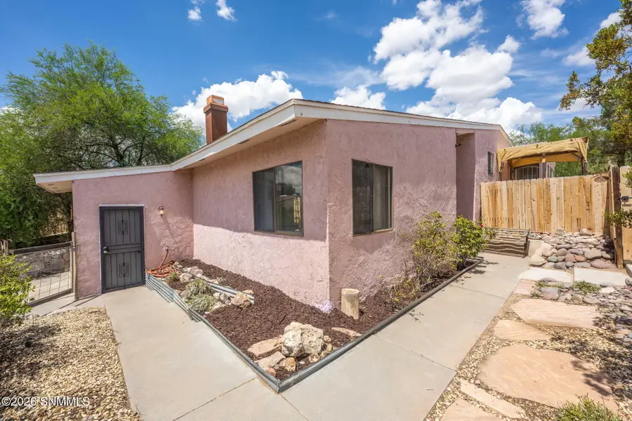 3041 Executive Hills Road, Las Cruces, NM 88011 - #3