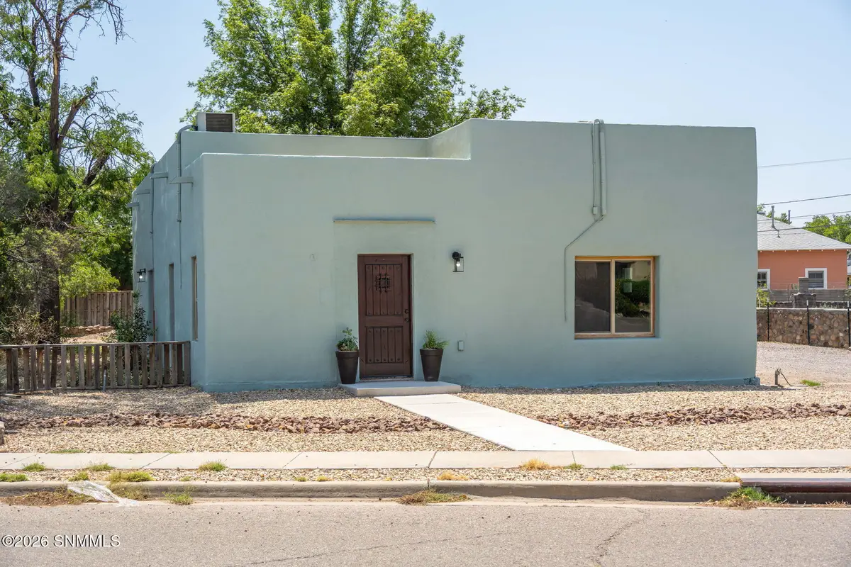 215 W Greening Avenue, Las Cruces, NM 88005 - #1