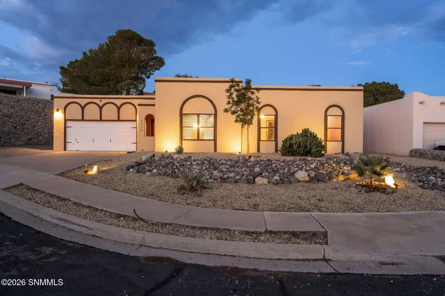 2176 Pioneer Avenue, Las Cruces, NM 88011 - #2