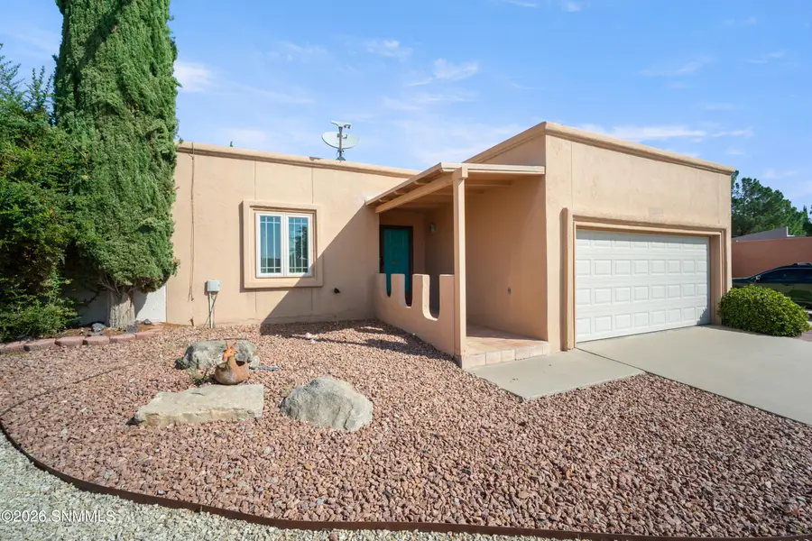 3135 Executive Hills Road, Las Cruces, NM 88011 - #2