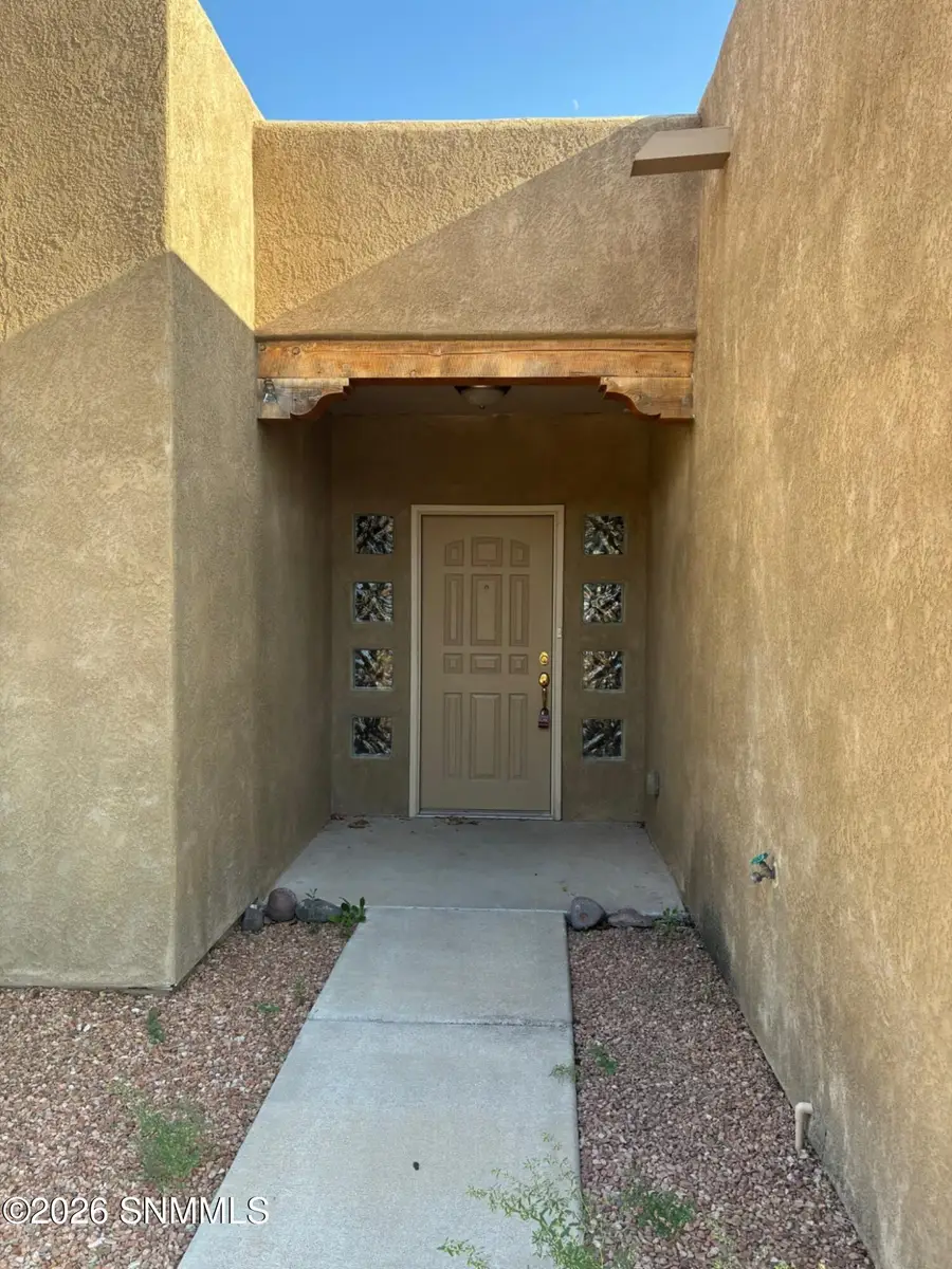 2220 Dakota Drive, Las Cruces, NM 88011 - #2