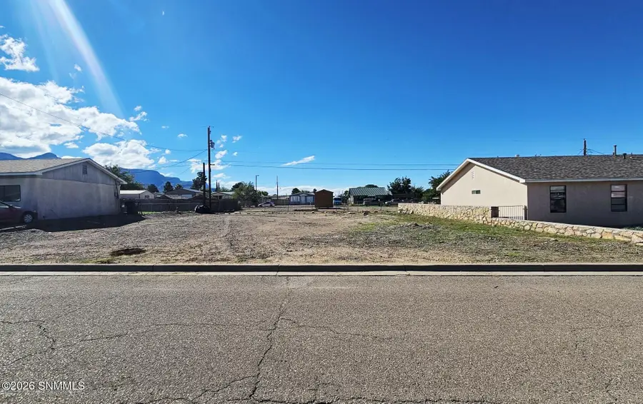810 Larkspur Avenue, Alamogordo, NM 88310 - #2