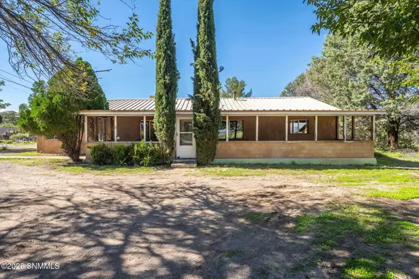 6 Silver Springs Road, Williamsburg, NM 87942