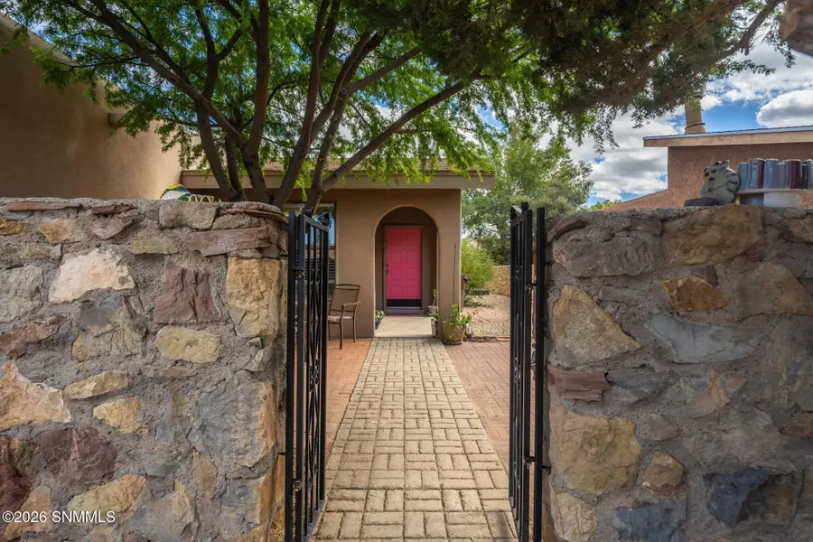 2008 Camelot Drive, Las Cruces, NM 88005 - #2