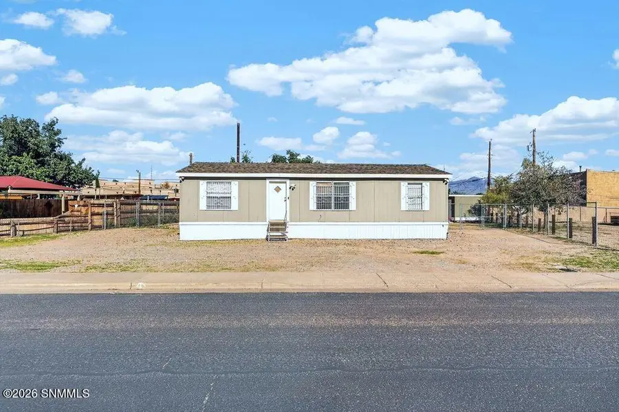 1611 W Park Drive, Las Cruces, NM 88001 - #2