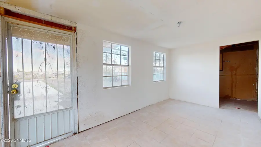 886 E Picacho Avenue, Las Cruces, NM 88001 - #2