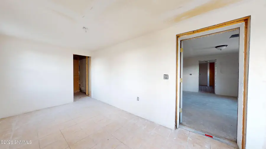 886 E Picacho Avenue, Las Cruces, NM 88001 - #3