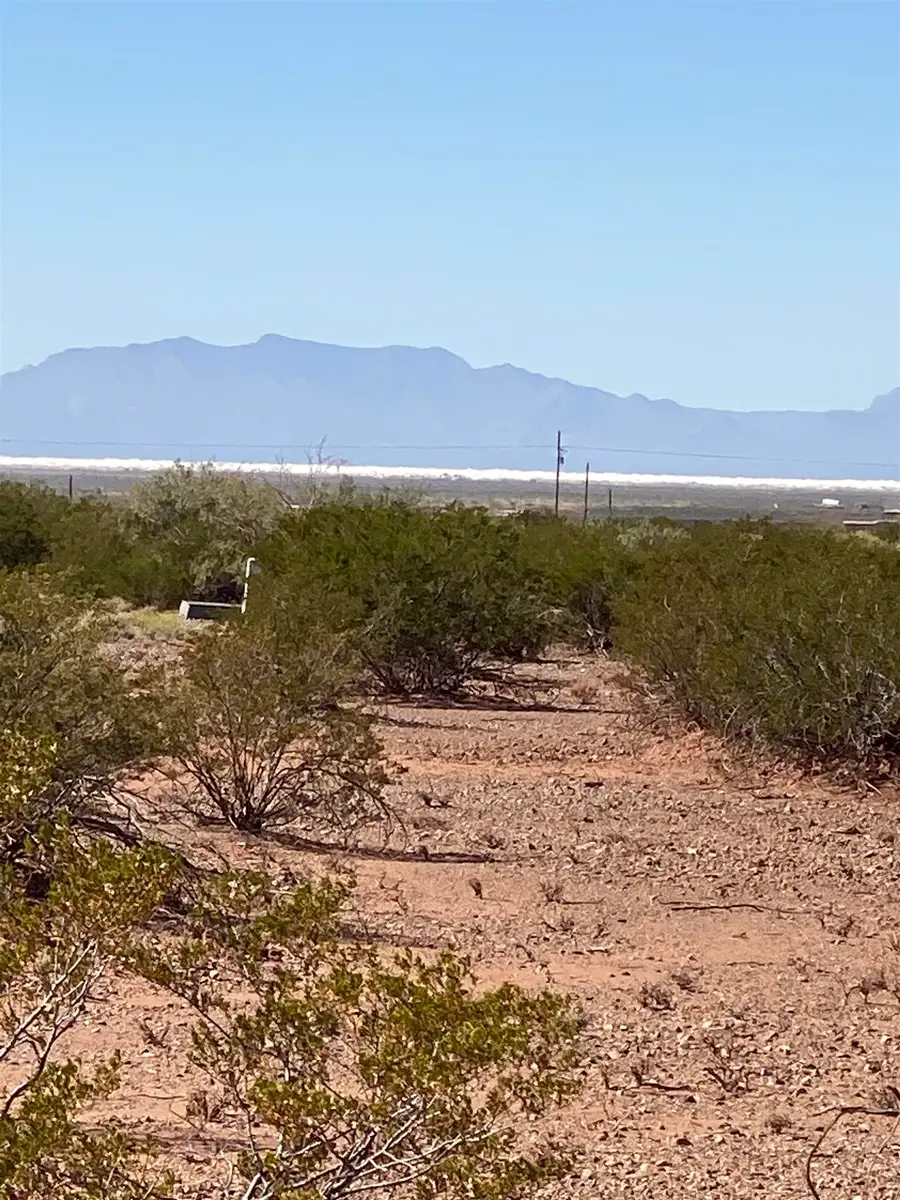 23 Mira Vista Lp, La Luz, NM 88337 - Image #2