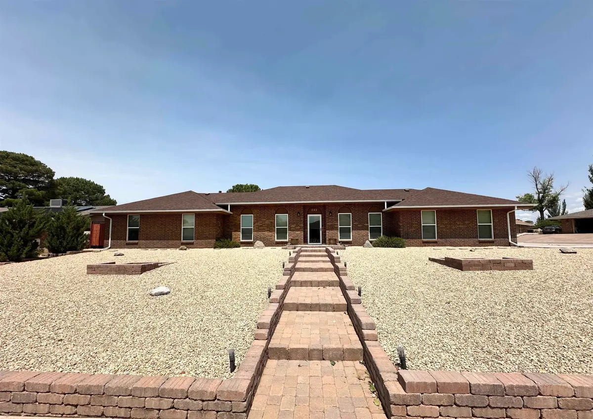 243 Eagle DR, Alamogordo, NM 88310-0000 - Image #1