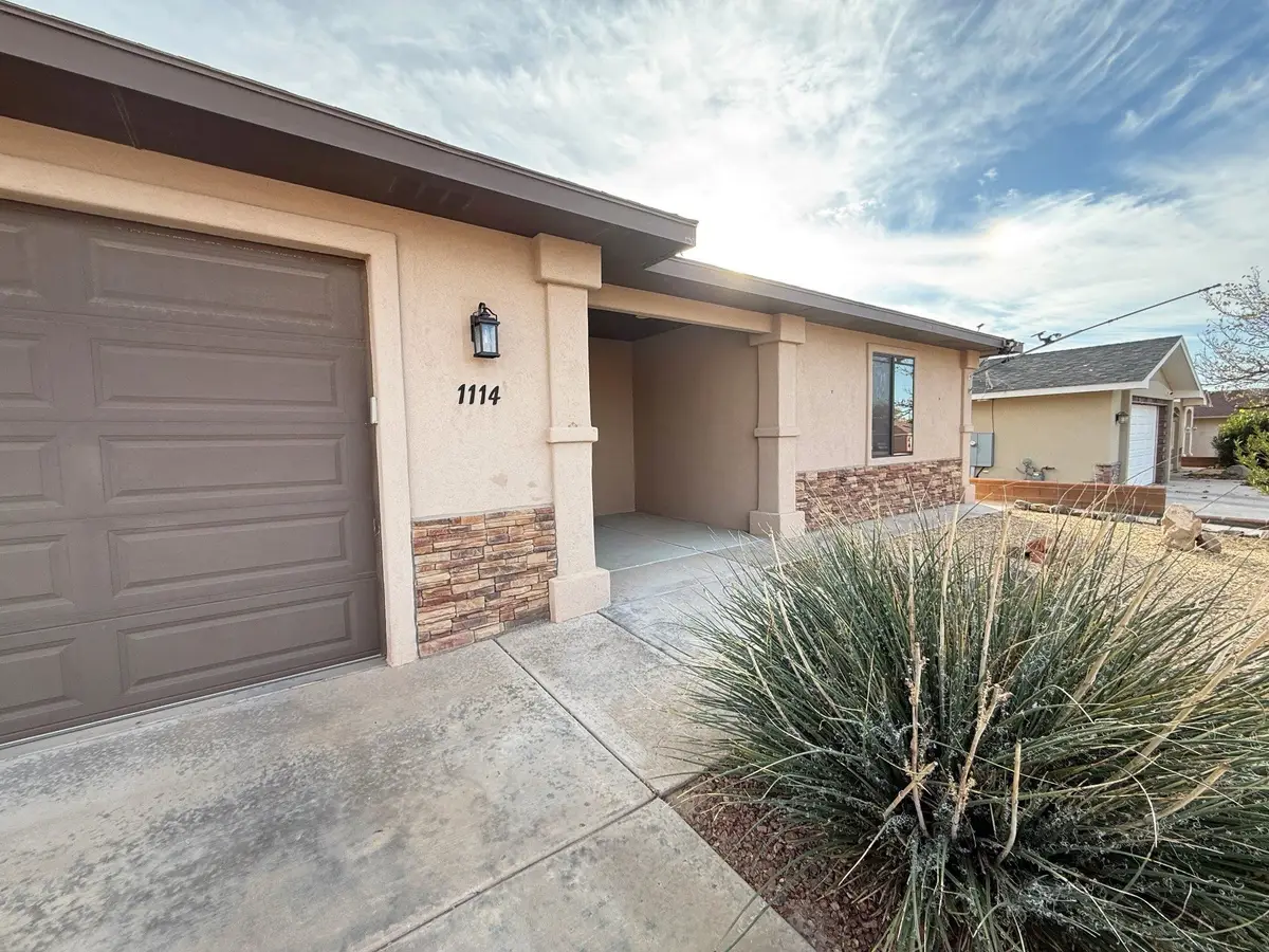 1114 Pajarito DR, Alamogordo, NM 88310-5544 - Image #1