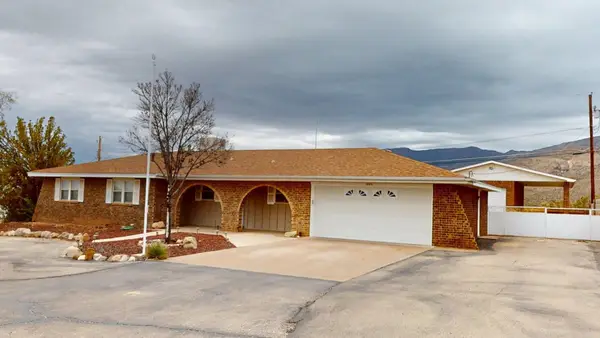 1204 Canyon PL, Alamogordo, NM 88310-3610