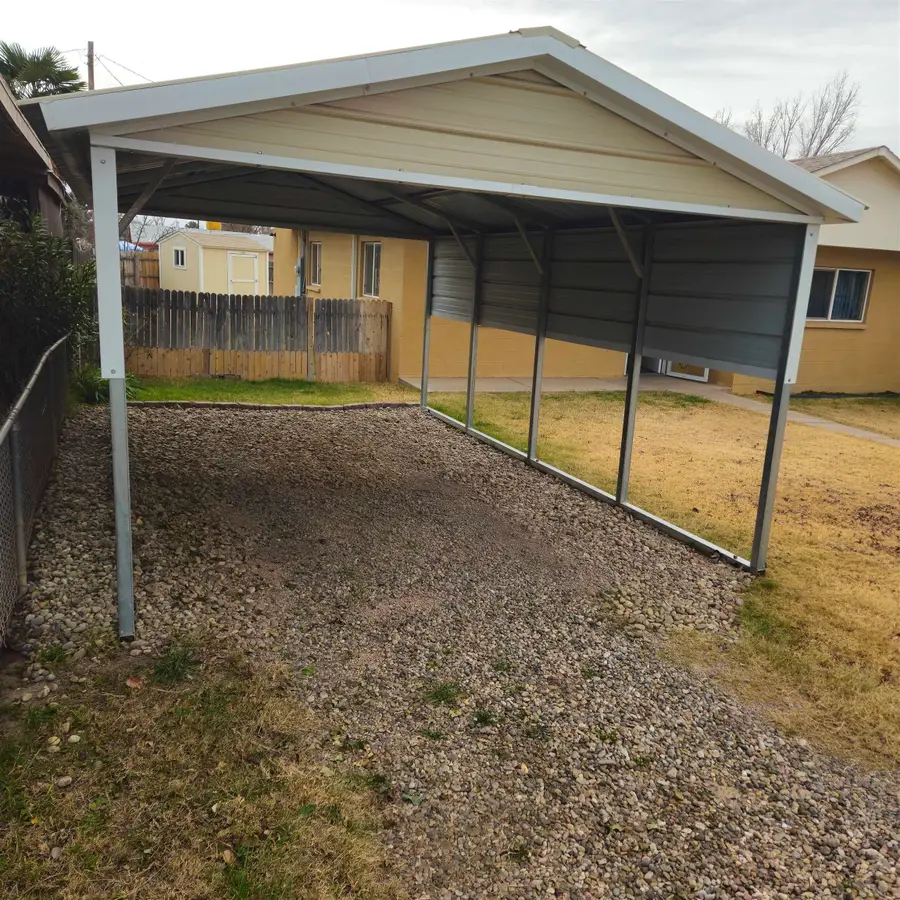 604 Iris St, Tularosa, NM 88352 - Image #2