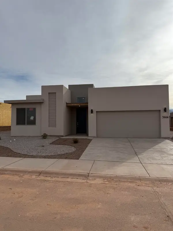 3664 Red Arroyo DR, Alamogordo, NM 88310