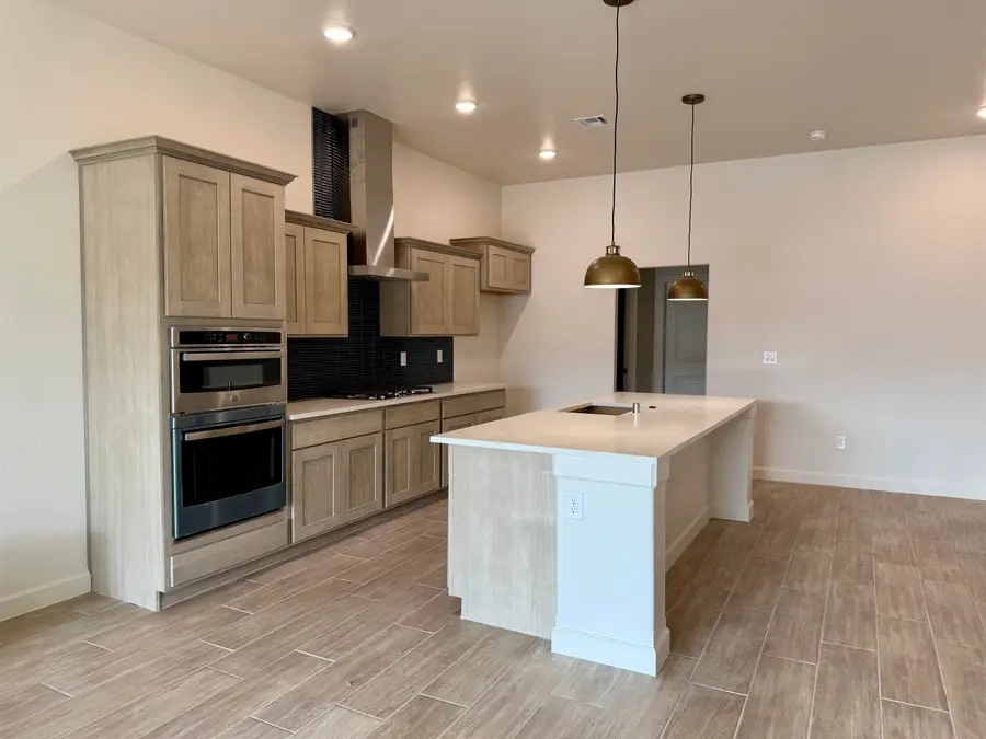 3664 Red Arroyo DR, Alamogordo, NM 88310 - Image #2