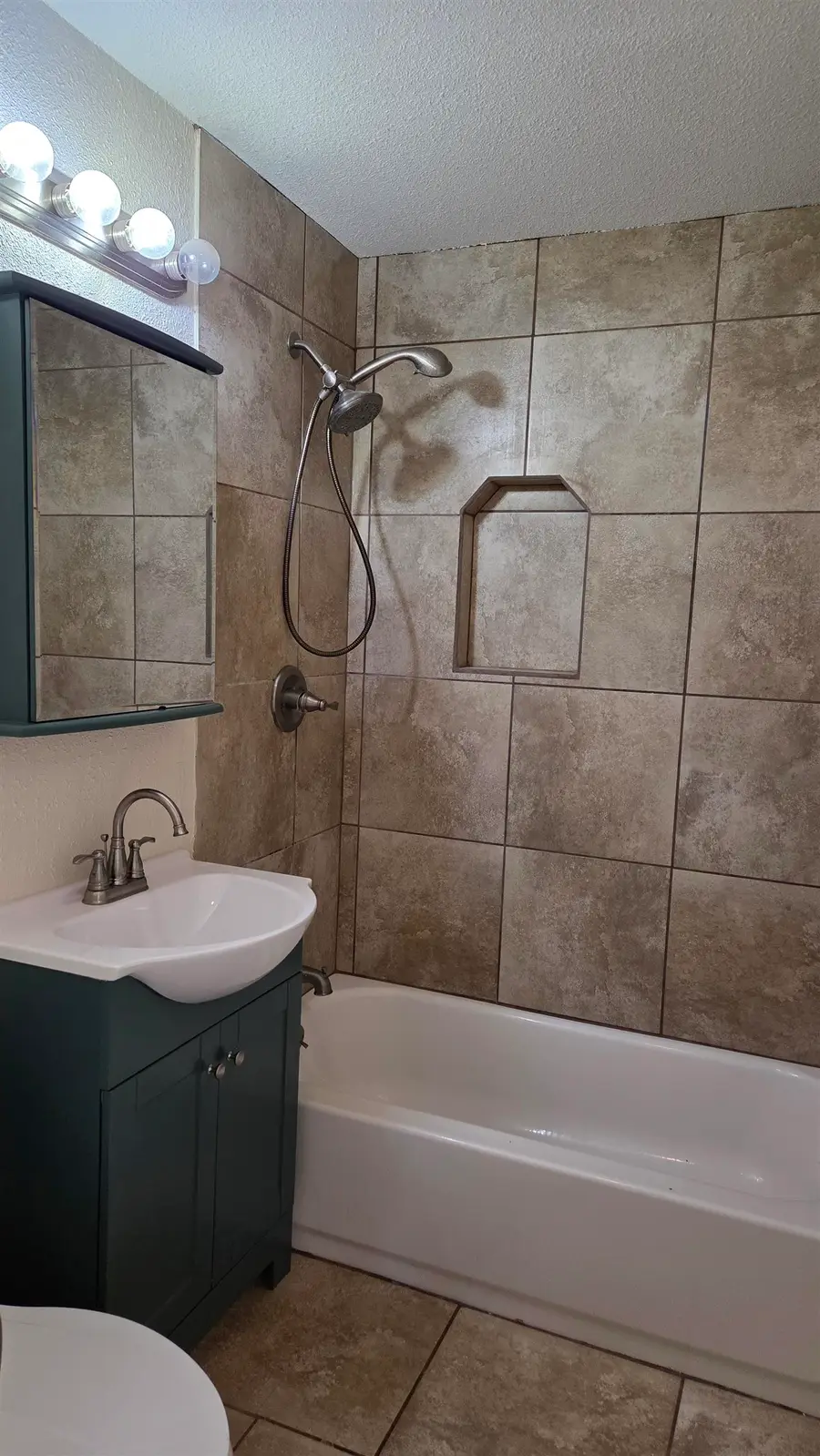 1407 Apple AVE, Tularosa, NM 88352 - #2