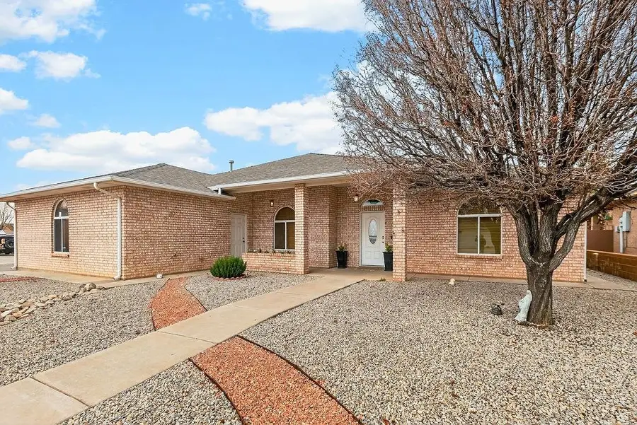 301 Brentwood DR, Alamogordo, NM 88310-8275 - #2