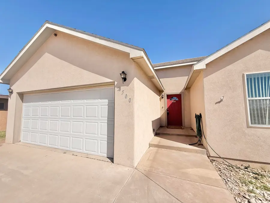 2500 Hawaii AVE, Alamogordo, NM 88310 - #2