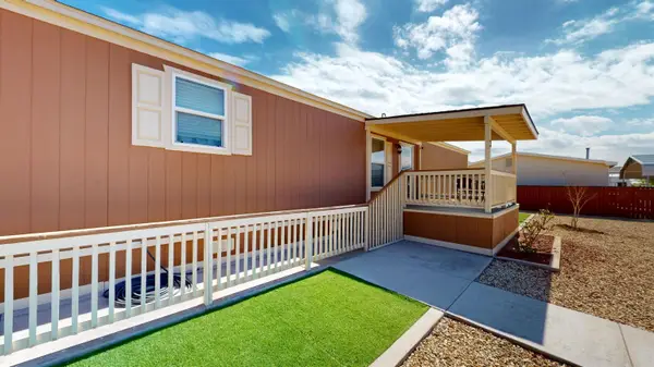 3 Running Indian Dr, Alamogordo, NM 88310