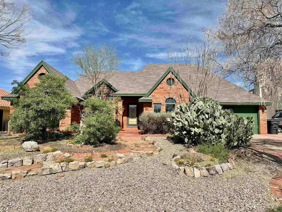 724 Eagle DR, Alamogordo, NM 88310 - #3