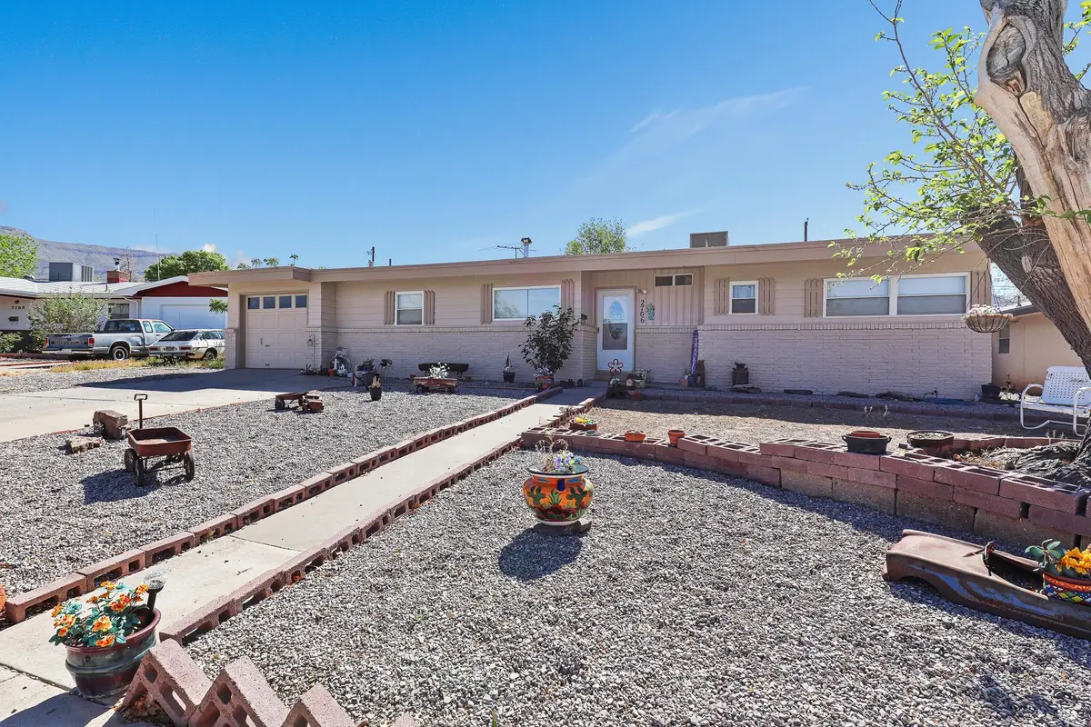 2706 Highland DR, Alamogordo, NM 88310 - #1