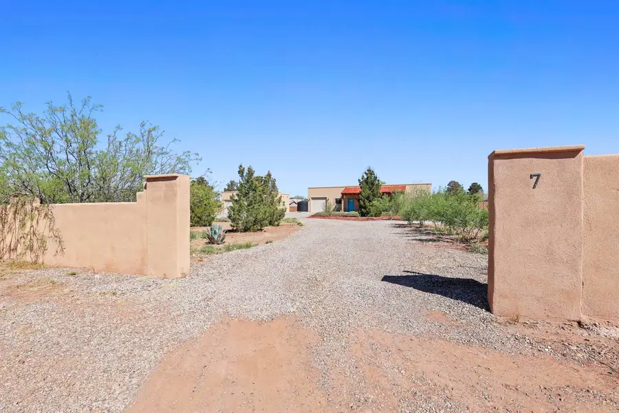 7 Calle Flores, La Luz, NM 88337 - #3