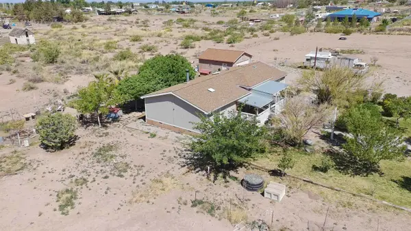 10 Polar Bear Dr, Tularosa, NM 88352