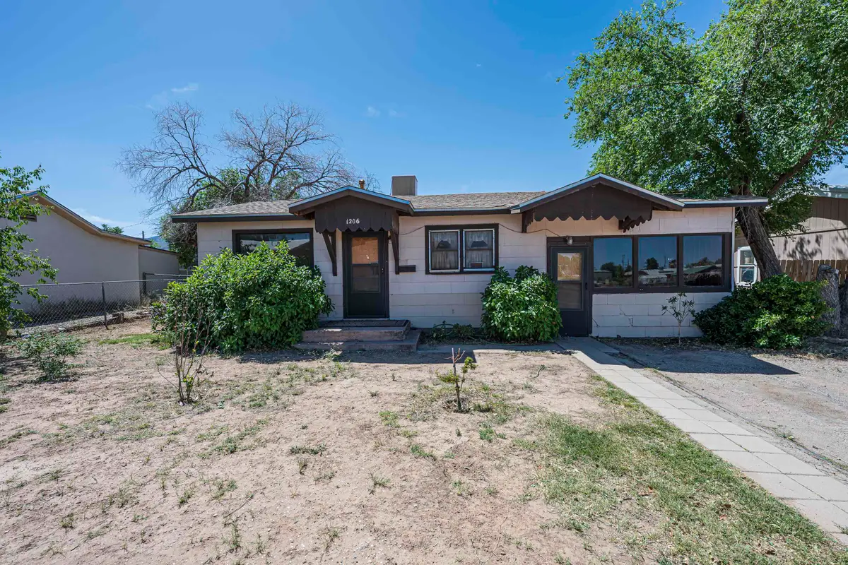 1206 E Sixteenth ST, Alamogordo, NM 88310-4762 - #1