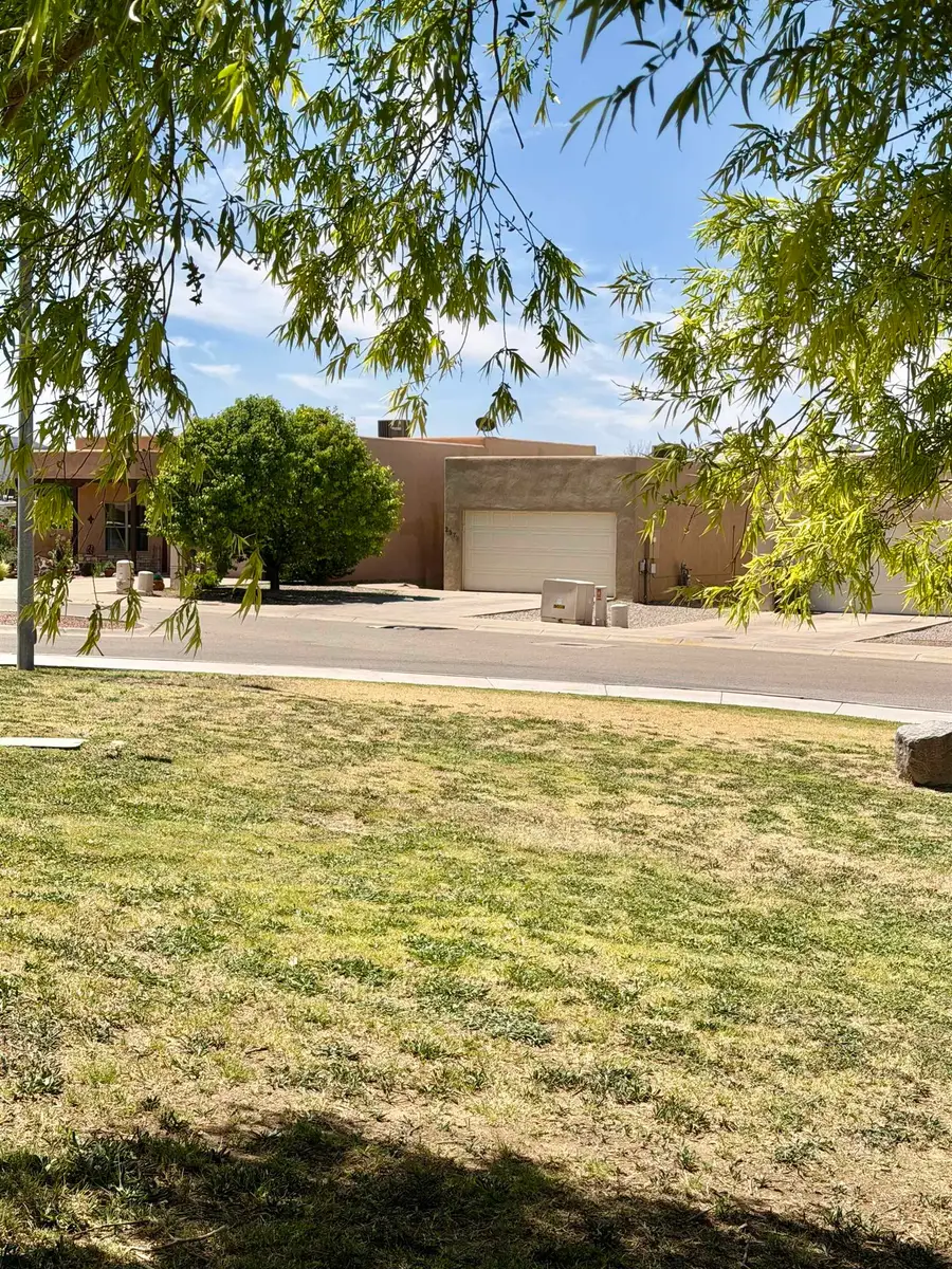 2572 Las Alturas Ct, Alamogordo, NM 88310 - #2