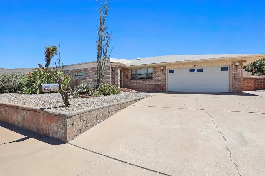 602 Sunglow AVE, Alamogordo, NM 88310 - #2
