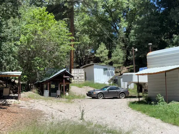 195 Agua Chiquita RD, Sacramento, NM 88347