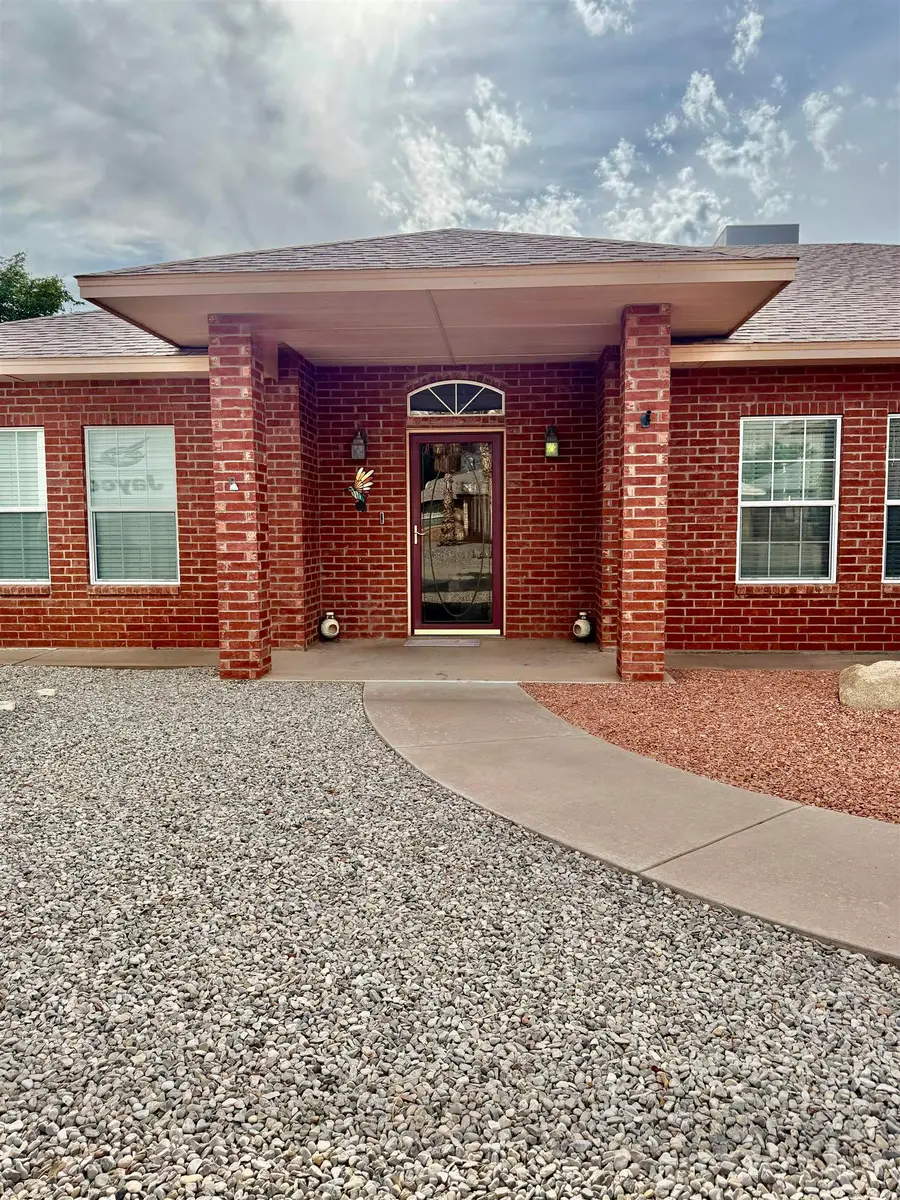 3739 Rosewood AVE, Alamogordo, NM 88310 - #3