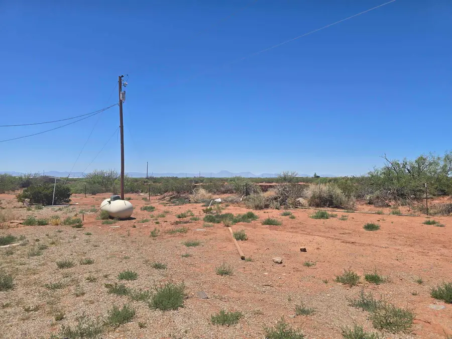 33 Dingo RD, Alamogordo, NM 88310-9999 - #3