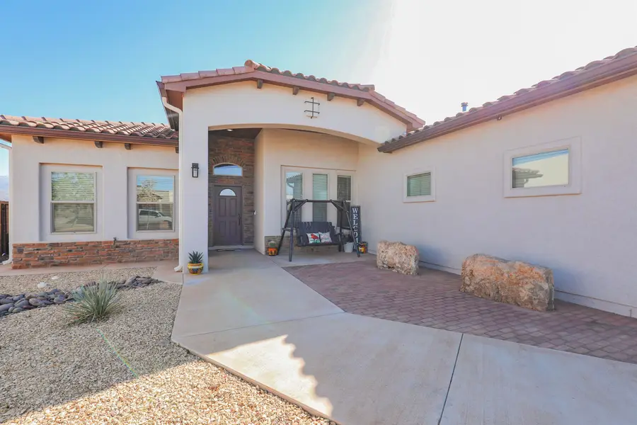 3574 Red Arroyo DR, Alamogordo, NM 88310 - #3