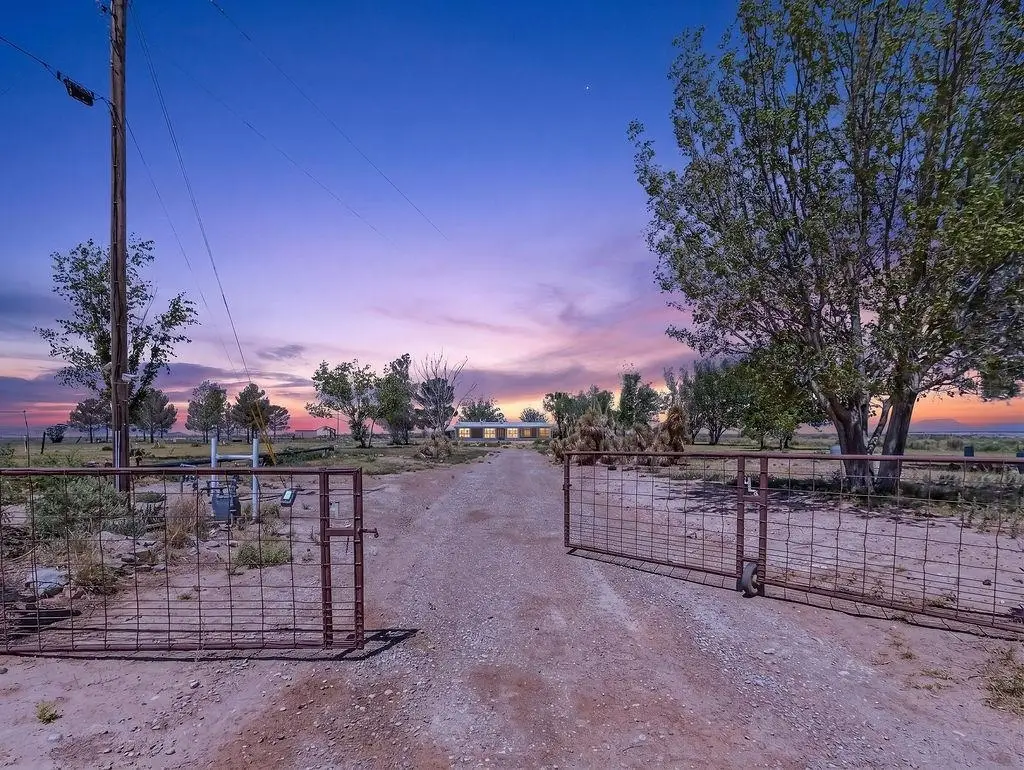 222 Galicia Rd, Tularosa, NM 88352 - #1