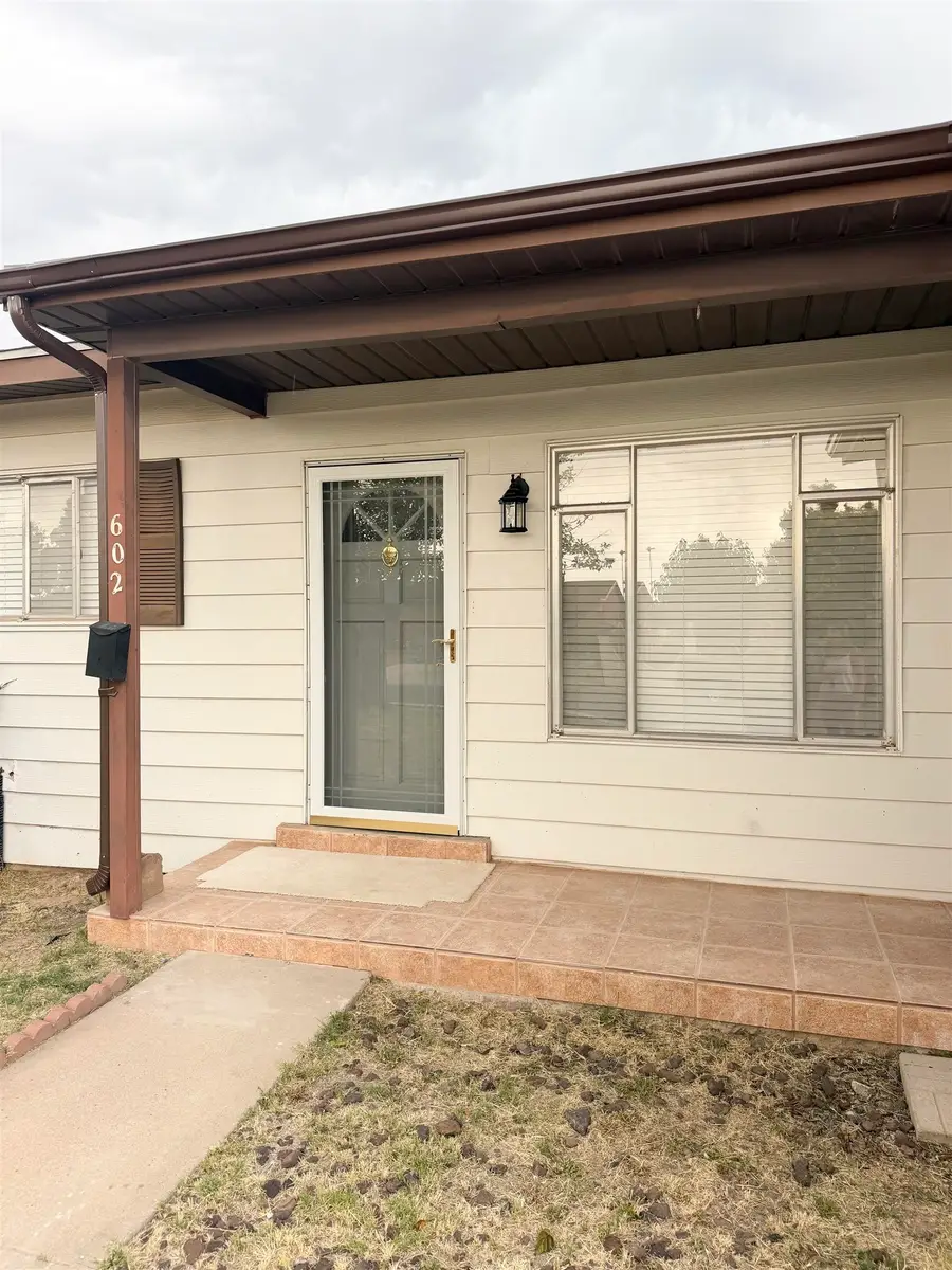 602 Ridgecrest DR, Alamogordo, NM 88310 - #3