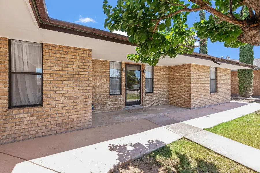 404 Sunbeam AVE, Alamogordo, NM 88310 - #3